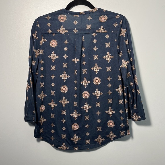 • H&M Navy Popover Top 3/4 Sleeves - Picture 9 of 16